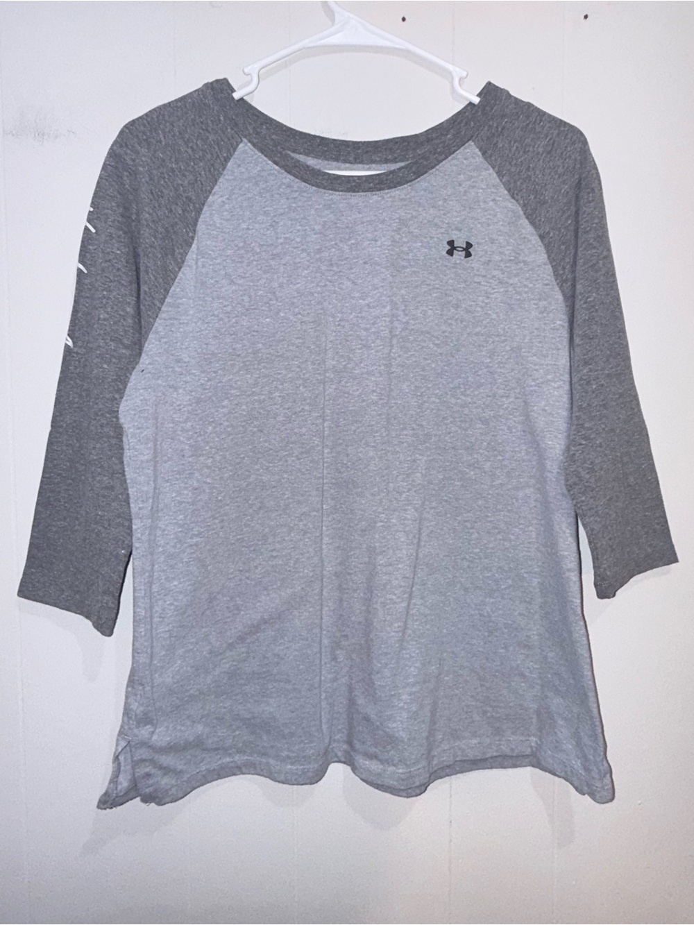 Under Armour Women's Wordmark Script Raglan 3/4 Sleeve Baseball Tee Gray LG